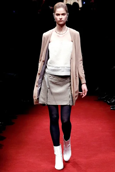 Look 2